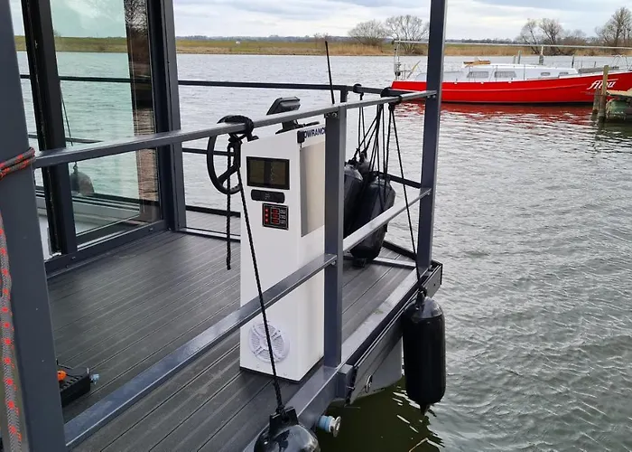 Hausboote Unteres Odertal Hausboot Kranich 보트호텔 슈베트